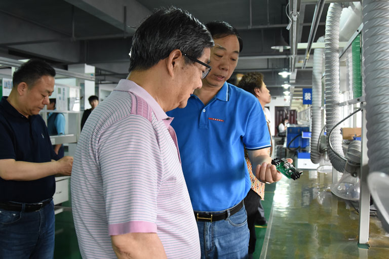 中国气象服务协会领导莅临天行在线防雷调研